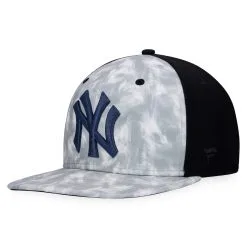 Men's New York Yankees Majestic Gray Smoke Dye Snapback Hat